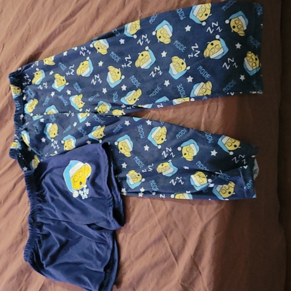 Boys Three Piece Pajama Set Size 4t - Picture 4 of 5